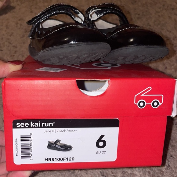 See Kai Run Black Patent Leather Shoes - Picture 2 of 6